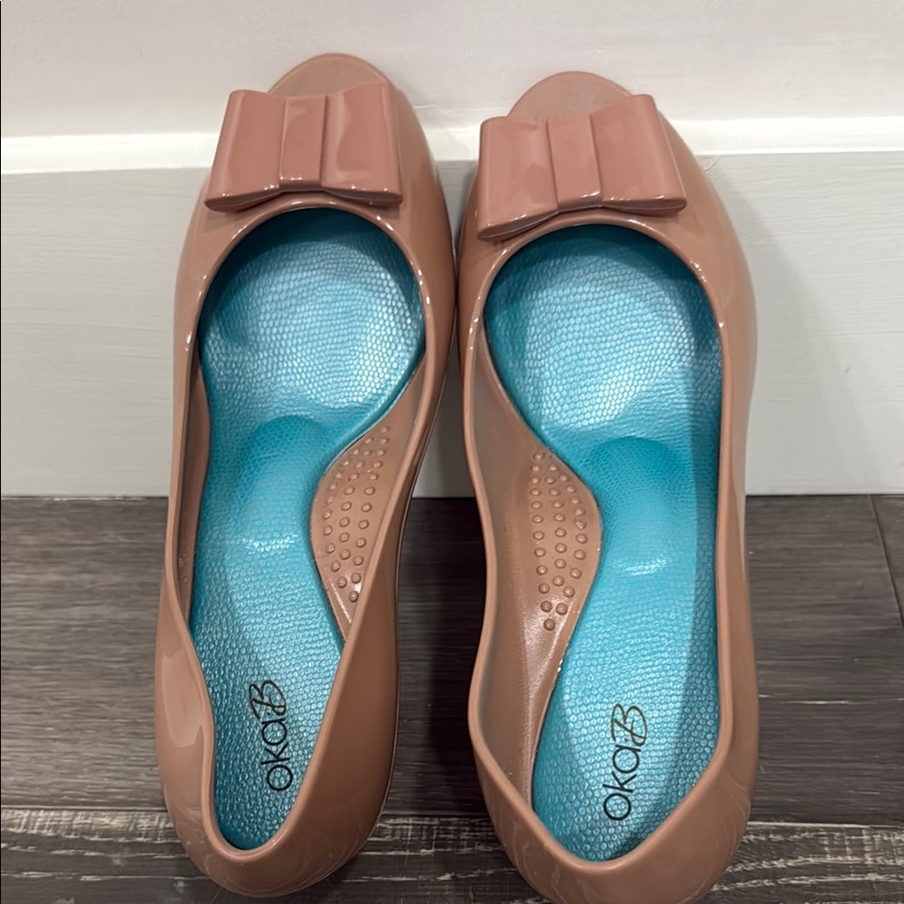 OKA b. Tan Ballet Flats with Bow Detail